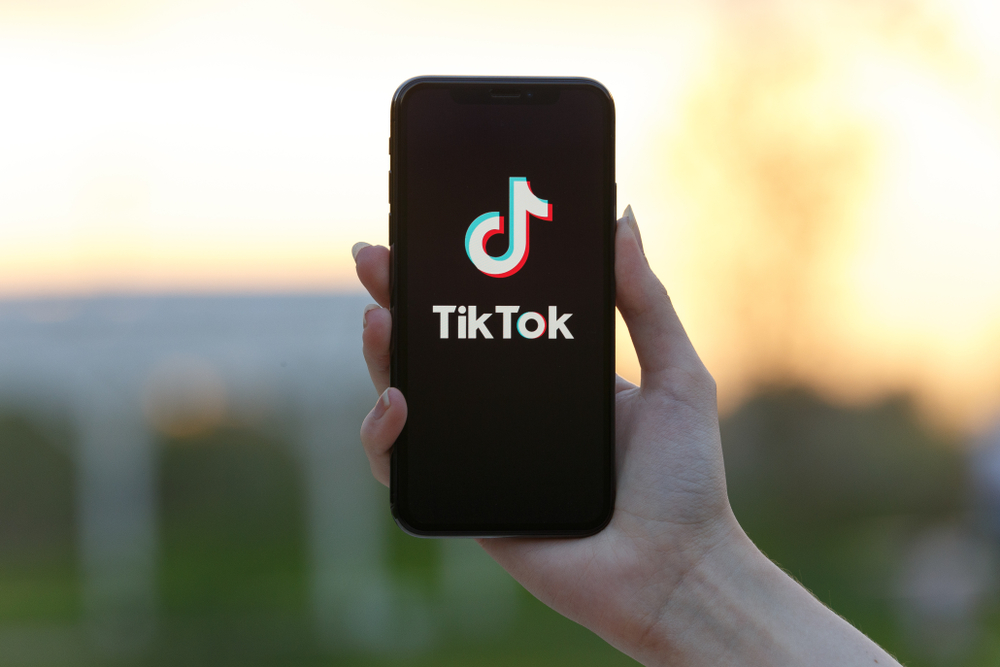 Comment trouver les hashtags tendance sur TikTok en 2020 ?